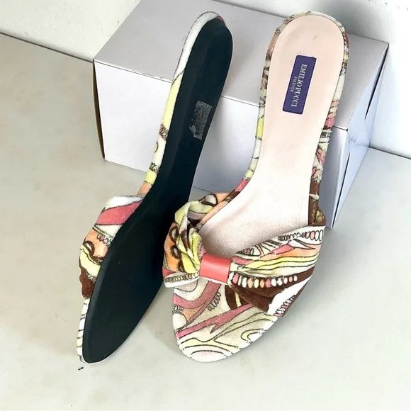Sz. 7.5 Emilio Pucci Terry Shoes - Picture 5 of 17